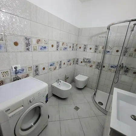 Private On A Shared Near Alloggio in famiglia Durrës