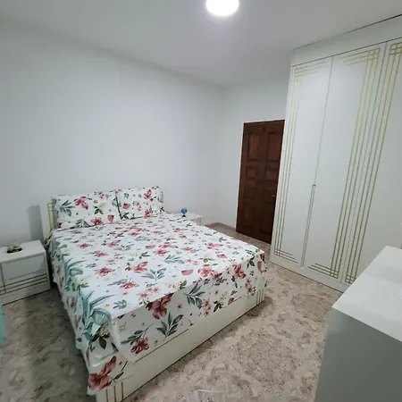 Private On A Shared Near * Durrës