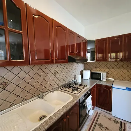 Private On A Shared Near منزل للإقامة