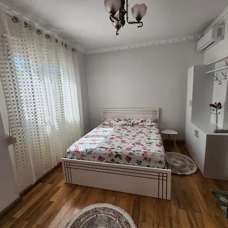 Private On A Shared Near Kwatera prywatna *