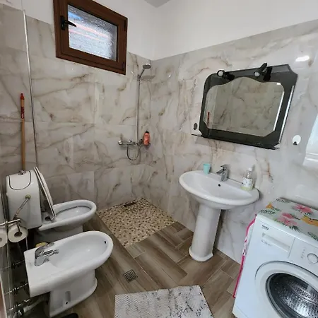 בית אירוח Private On A Shared Near *