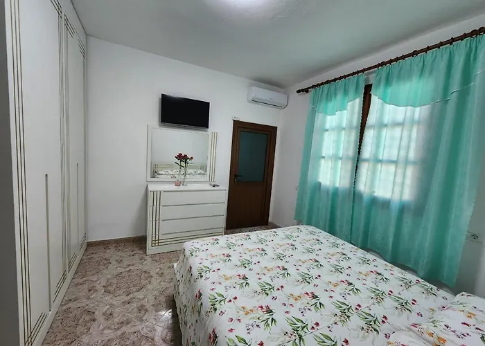 Private On A Shared Near * Durrës